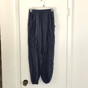 BCBG generation navy cargo pants